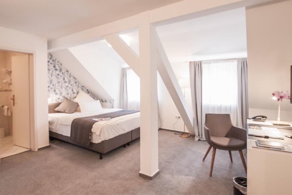 Hofgut Dippelshof Hotel- Und Restaurant Kg Muehltal  Экстерьер фото